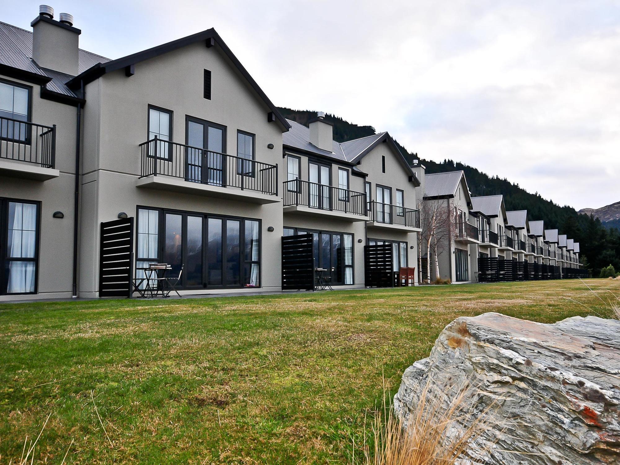 Platinum Aparthotel